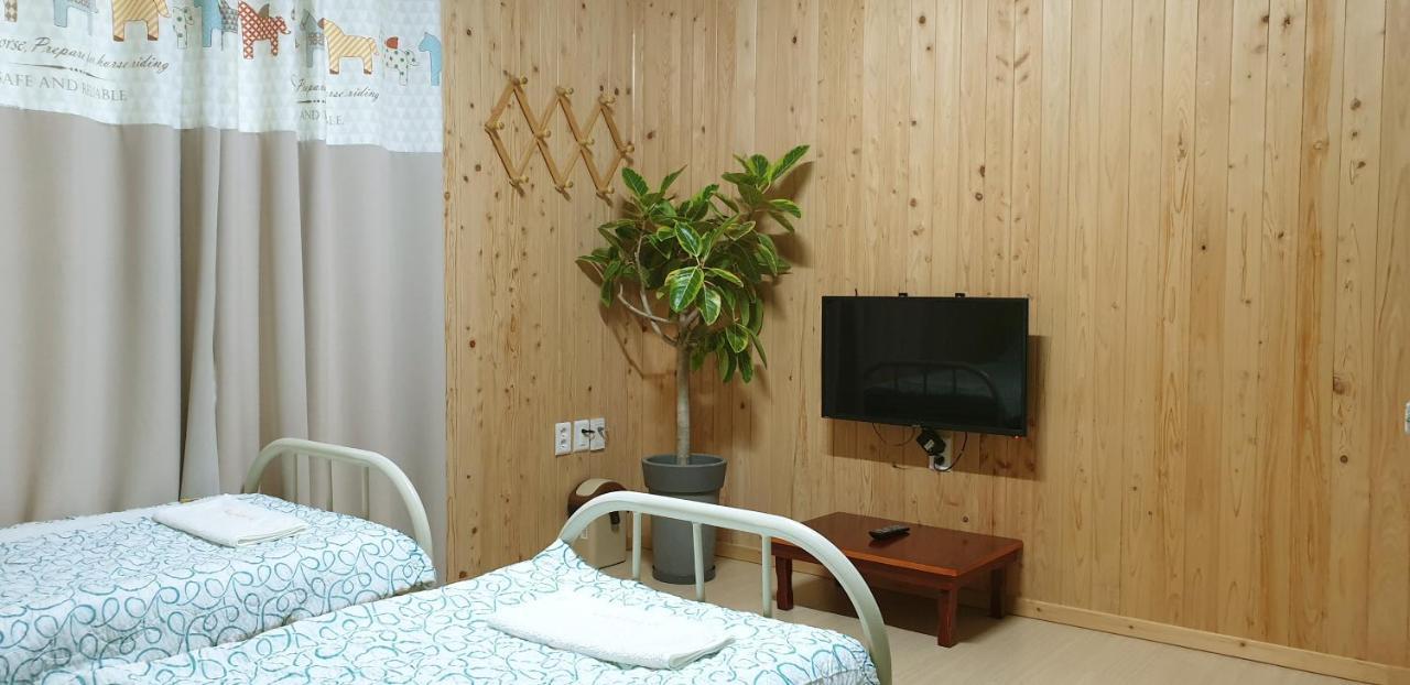 Chowoo Guesthouse Gyeongju Exterior foto